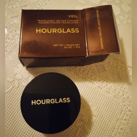 🆕 Hourglass Veil Mini Translucent Setting Powder, Size .03 oz., New - Picture 3 of 4